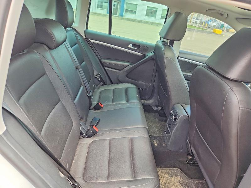 2015 Volkswagen Tiguan მანქანა იყიდება აუქციონზე, vin: WVGJV7AX2FW608811, აუქციონის ნომერი: 53379496