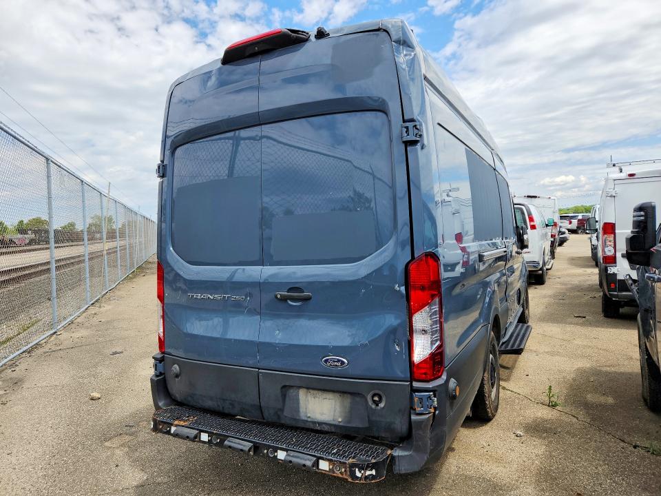 50575306 :رقم المزاد ، 1FTBR3X84LKB32733 vin ، 2020 Ford Transit مزاد بيع
