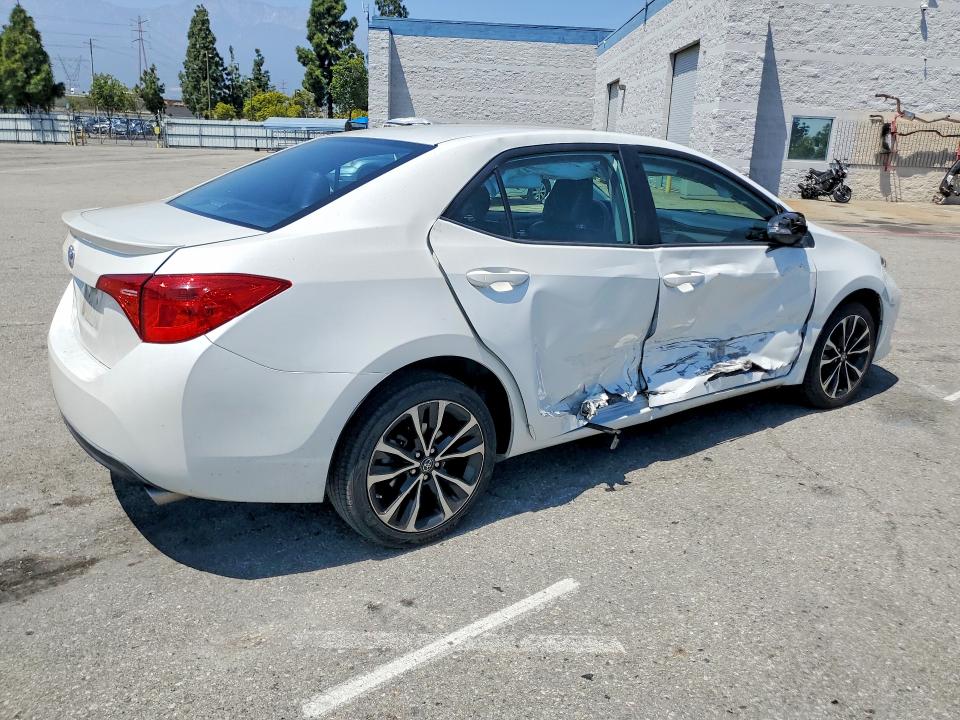 52874746 :رقم المزاد ، 5YFBURHEXJP767122 vin ، 2018 Toyota Corolla مزاد بيع