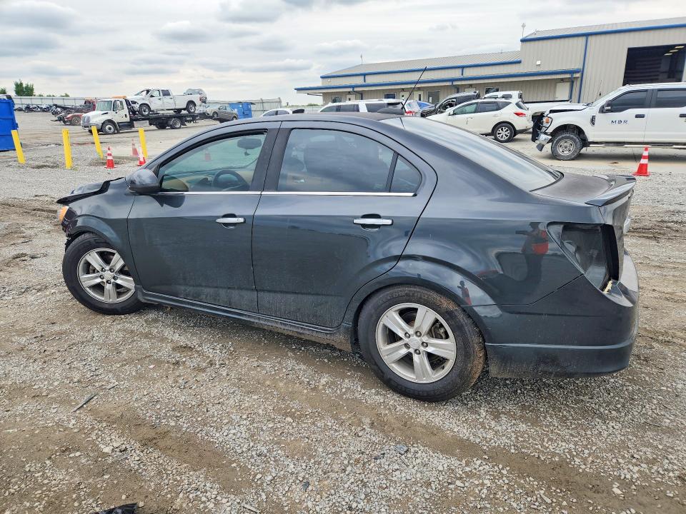 52484276 :رقم المزاد ، 1G1JE5SB2F4174650 vin ، 2015 Chevrolet Sonic مزاد بيع
