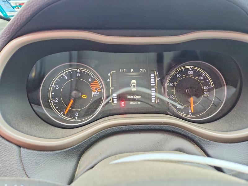 52445146 :رقم المزاد ، 1C4PJMCB5HW509896 vin ، 2017 Jeep Cherokee مزاد بيع