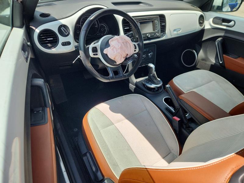 53012746 :رقم المزاد ، 3VWF17AT9FM655270 vin ، 2015 Volkswagen Beetle مزاد بيع