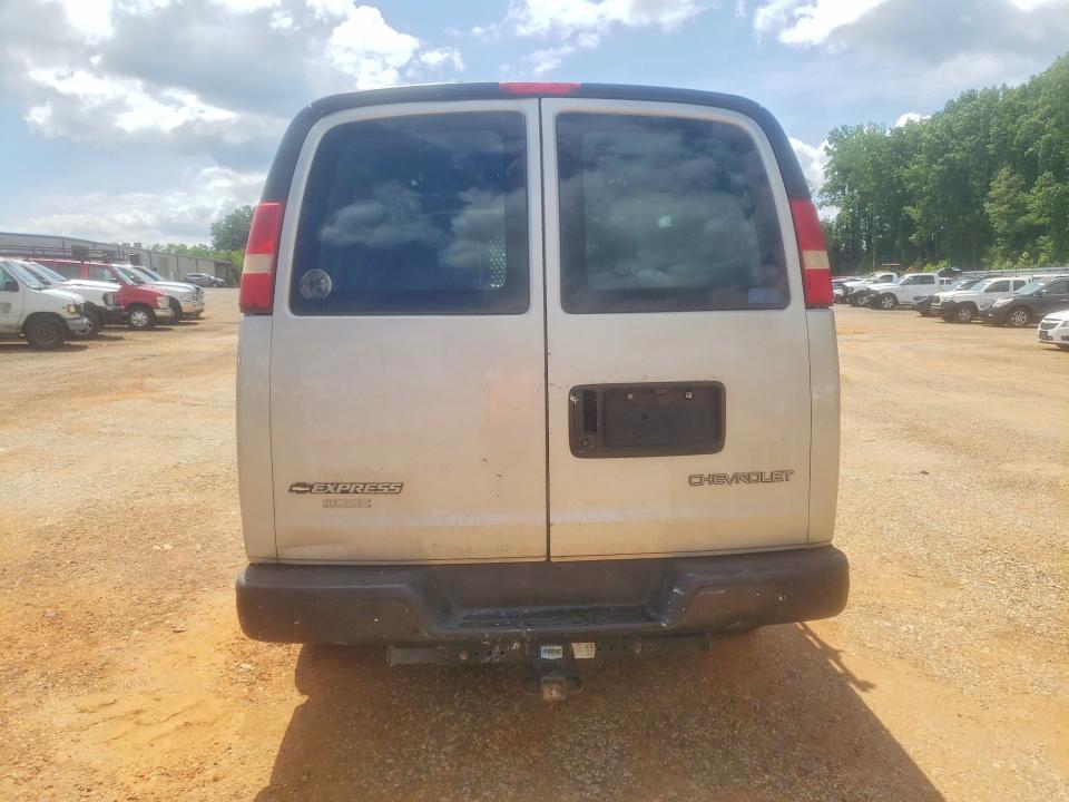 2005 Chevrolet Express G1500 მანქანა იყიდება აუქციონზე, vin: 1GCFG15X151215924, აუქციონის ნომერი: 53814426