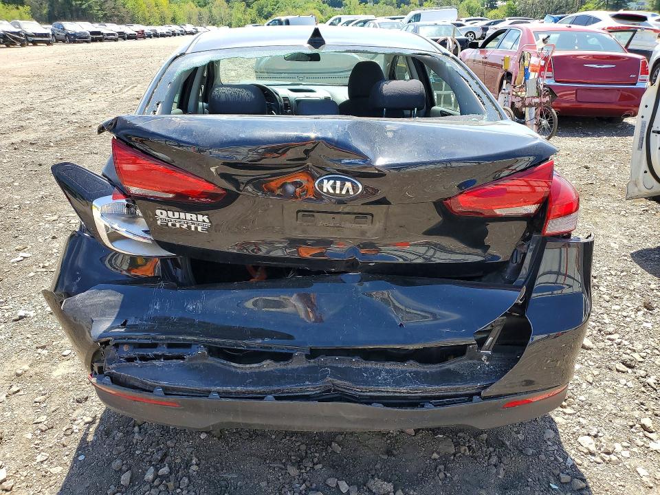 53375946 :رقم المزاد ، 3KPFL4A78JE280666 vin ، 2018 Kia Forte مزاد بيع