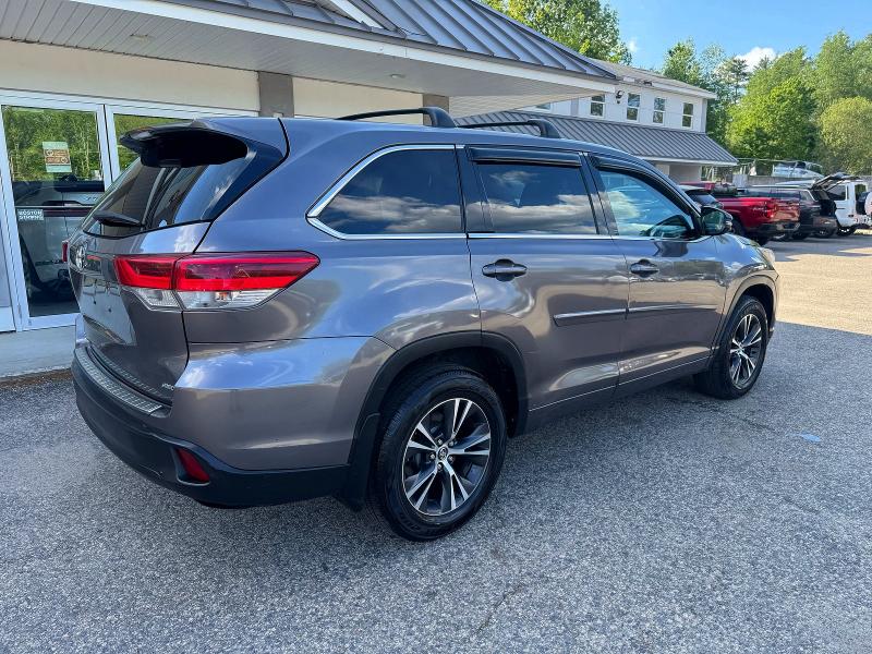 54733956 :رقم المزاد ، 5TDBZRFH6JS913523 vin ، 2018 Toyota Highlander مزاد بيع