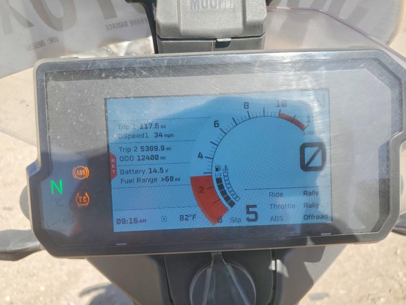 53390976 :رقم المزاد ، VBKTR6408MM805659 vin ، 2021 Ktm 890 مزاد بيع