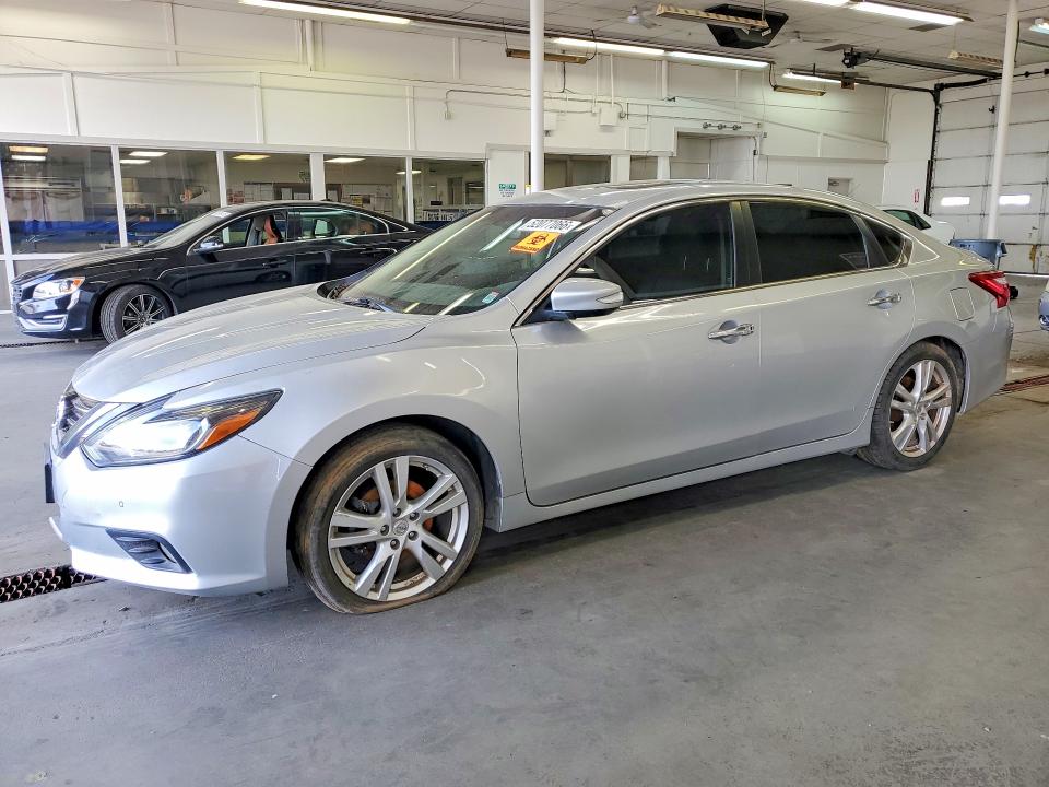 Продажа на аукционе авто 2017 Nissan Altima, vin: 1N4BL3AP0HC146895, номер лота: 52077066