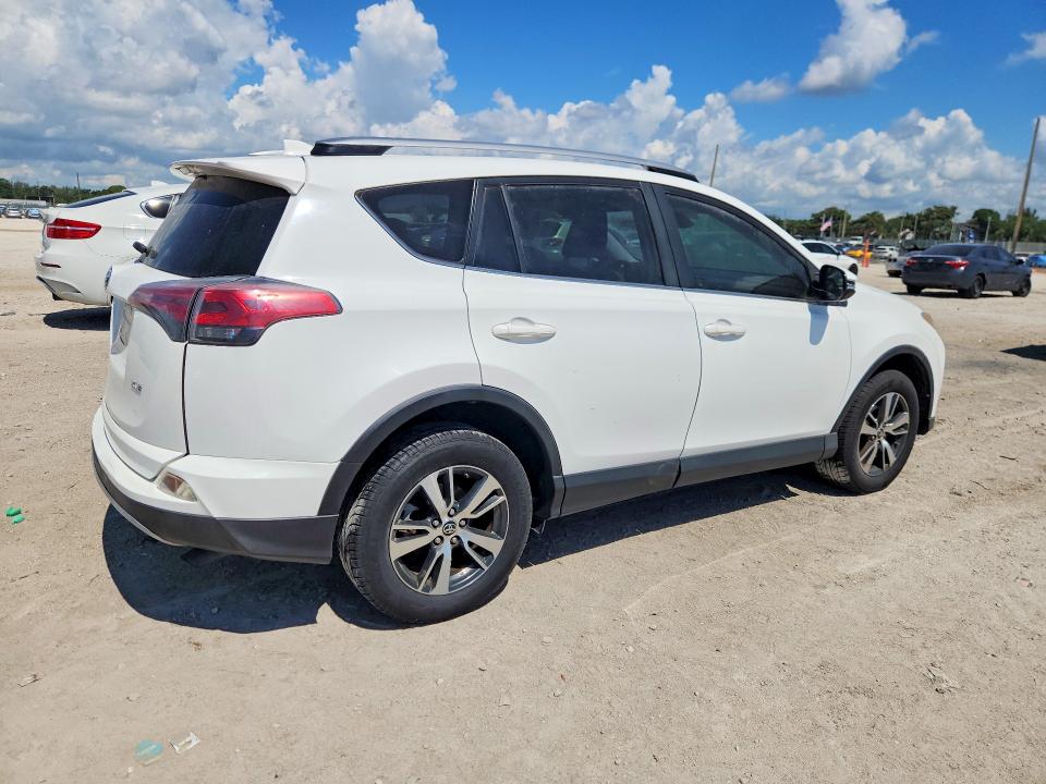 53697756 :رقم المزاد ، JTMWFREV6JD133292 vin ، 2018 Toyota Rav4 مزاد بيع