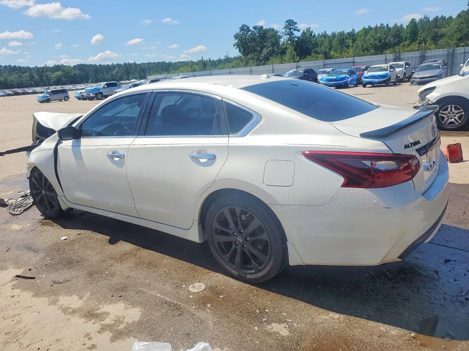 54353286 :رقم المزاد ، 1N4AL3AP5JC290797 vin ، 2018 Nissan Altima مزاد بيع