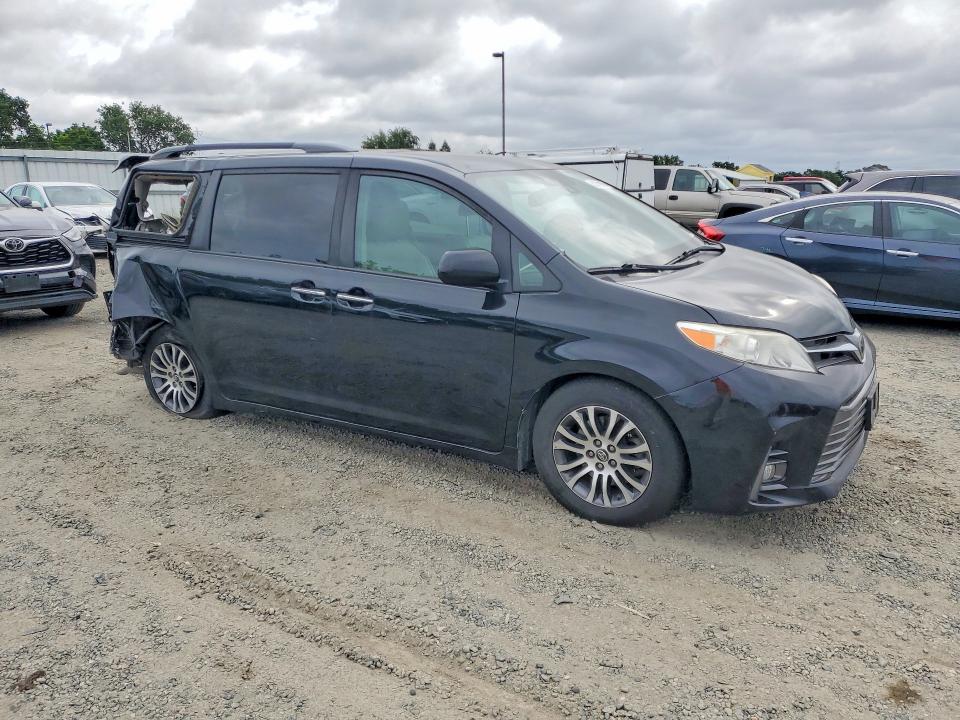 52378956 :رقم المزاد ، 5TDYZ3DC9KS999670 vin ، 2019 Toyota Sienna مزاد بيع