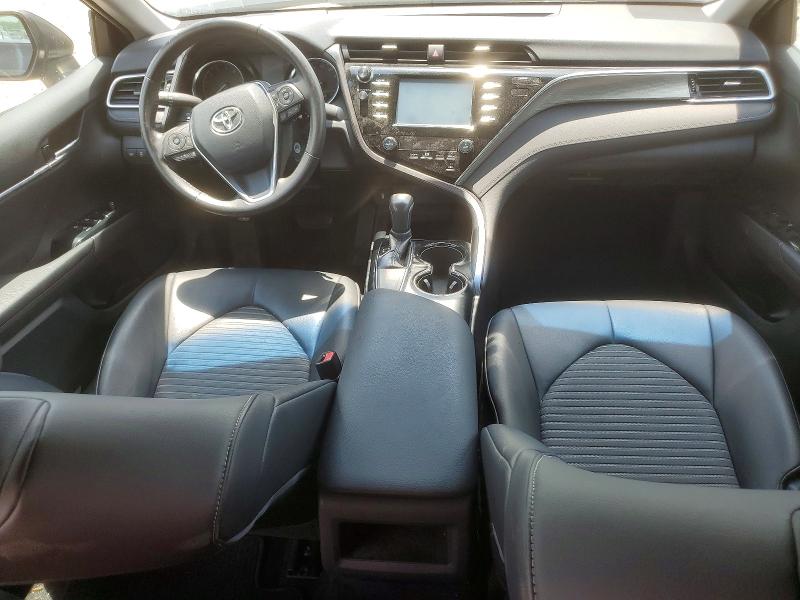 55333826 :رقم المزاد ، 4T1B11HK9JU562194 vin ، 2018 Toyota Camry مزاد بيع