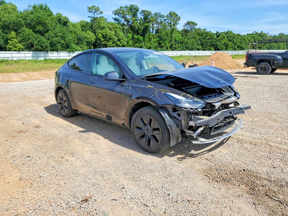 2025 Tesla Model Y მანქანა იყიდება აუქციონზე, vin: 7SAYGDED0SF319813, აუქციონის ნომერი: 54106686