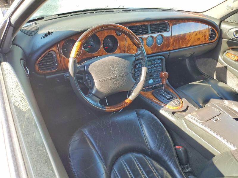 52758506 :رقم المزاد ، SAJDA42C02NA29098 vin ، 2002 Jaguar Xk8 مزاد بيع