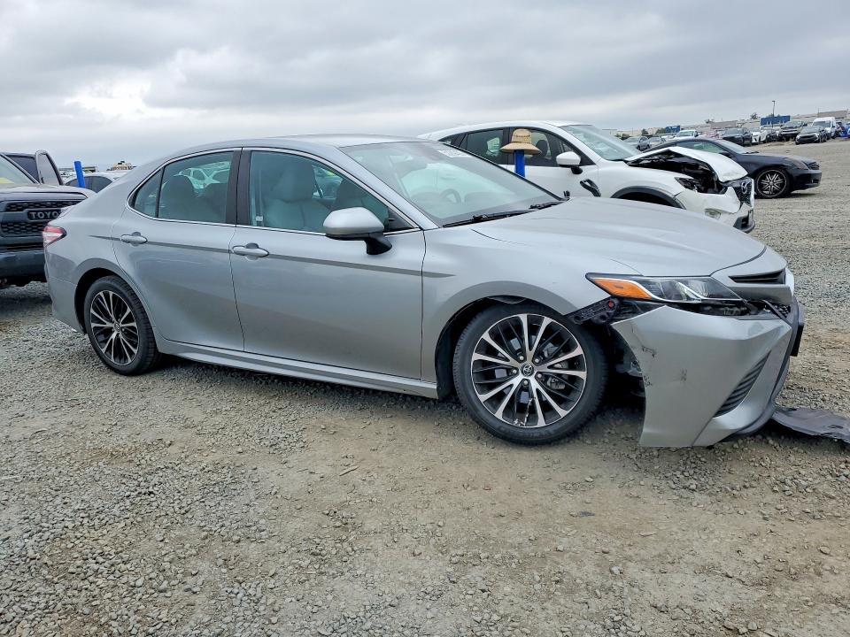 2020 Toyota Camry მანქანა იყიდება აუქციონზე, vin: 4T1G11AK0LU870440, აუქციონის ნომერი: 53289406