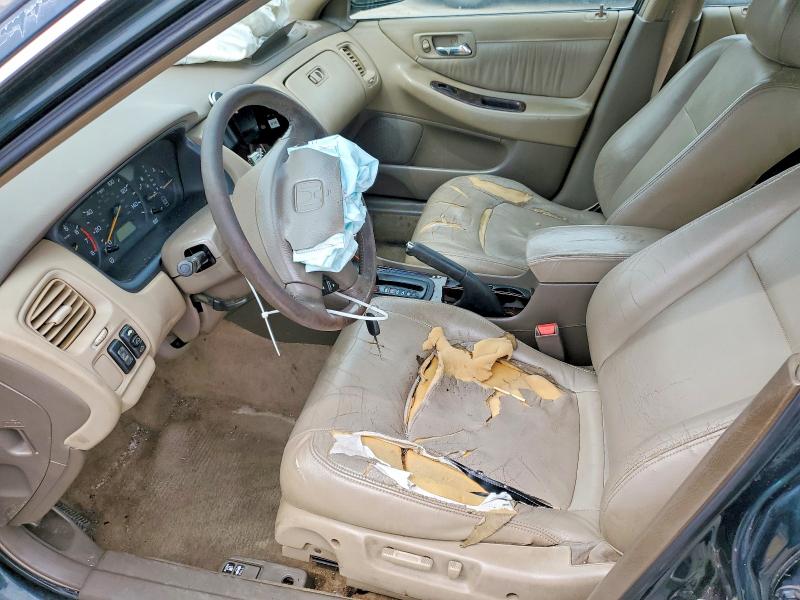53210966 :رقم المزاد ، 1HGCG1650YA095863 vin ، 2000 Honda Accord مزاد بيع