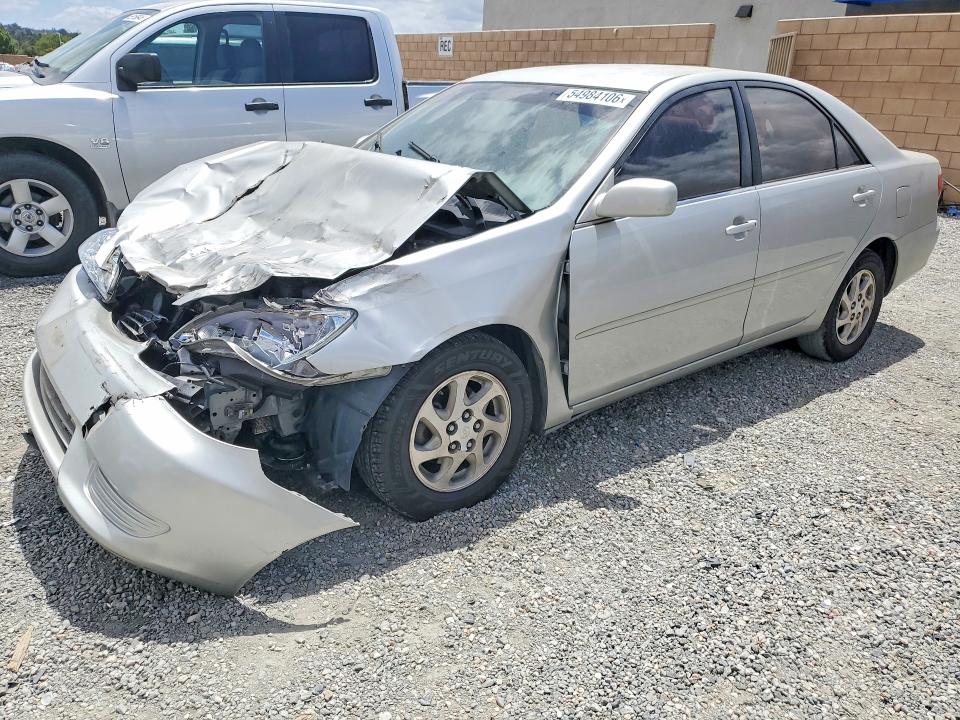 2005 Toyota Camry მანქანა იყიდება აუქციონზე, vin: 4T1BE32K35U011967, აუქციონის ნომერი: 54984106