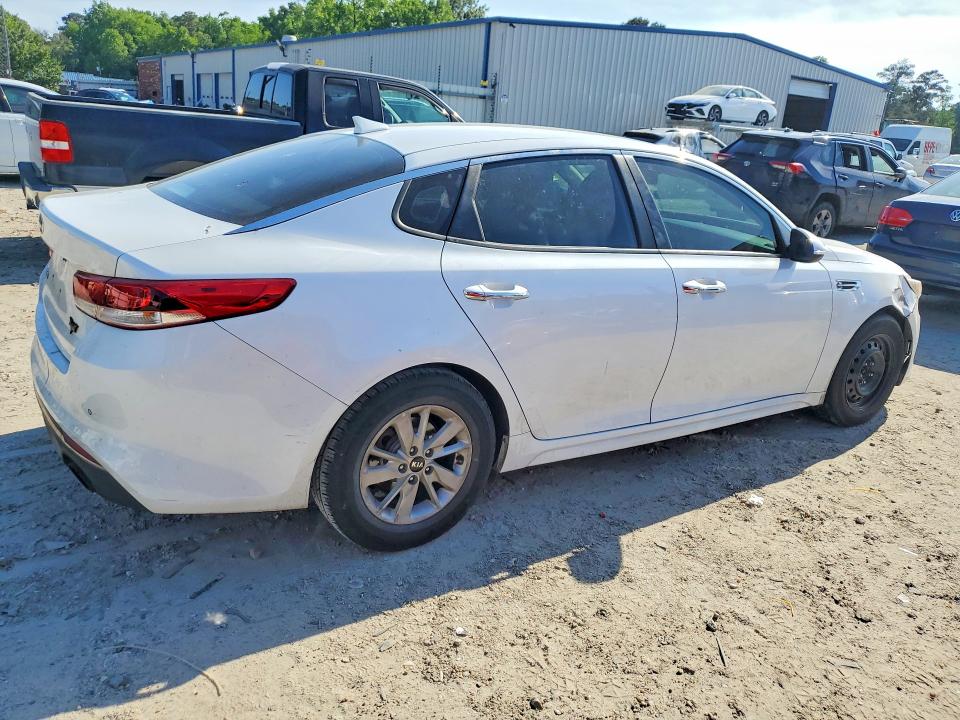 2018 Kia Optima მანქანა იყიდება აუქციონზე, vin: 5XXGT4L3XJG211600, აუქციონის ნომერი: 52432006