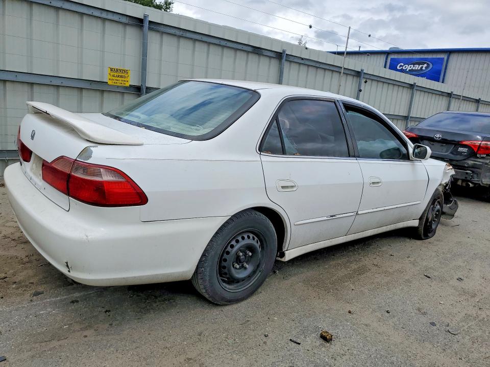 Продажа на аукционе авто 2000 Honda Accord, vin: 1HGCG5642YA083714, номер лота: 52670906