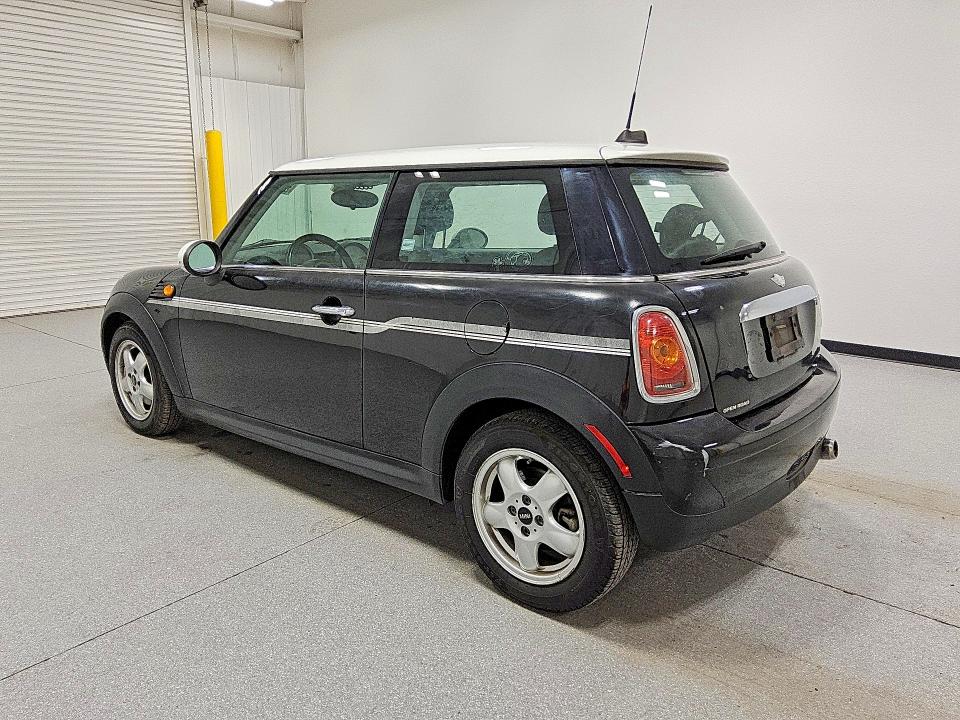 2010 Mini Cooper მანქანა იყიდება აუქციონზე, vin: WMWMF3C59ATU78777, აუქციონის ნომერი: 52150226
