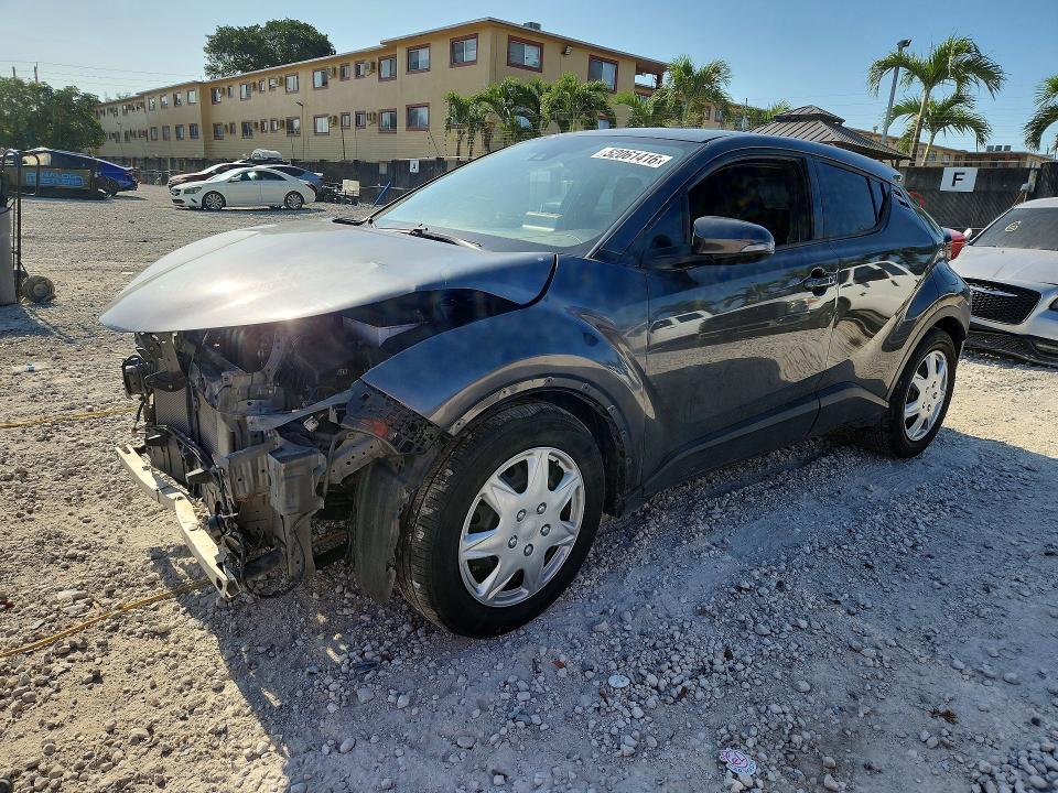 52061416 :رقم المزاد ، NMTKHMBX7LR112460 vin ، 2020 Toyota C-hr مزاد بيع