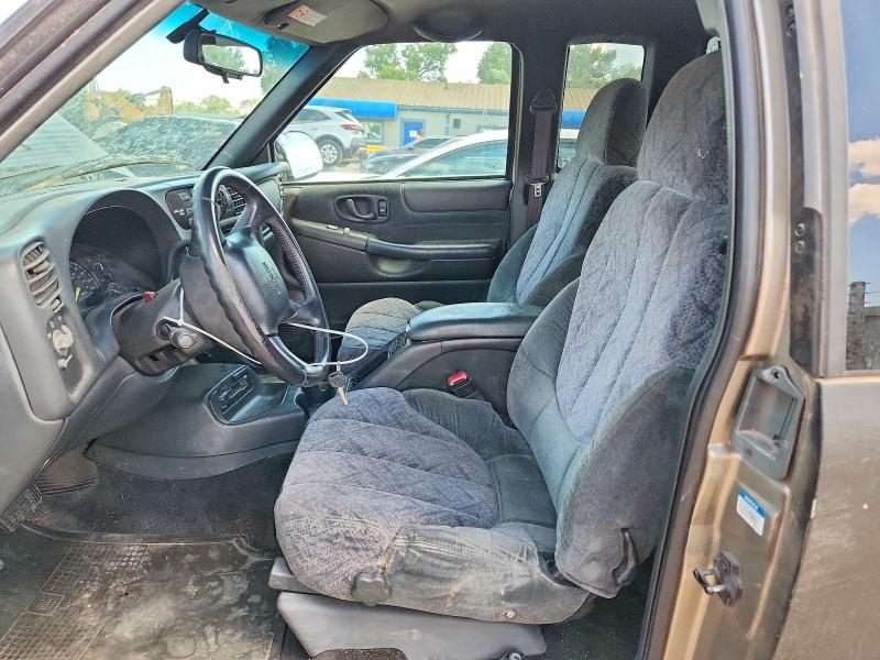 52321556 :رقم المزاد ، 1GTCT19W2Y8284228 vin ، 2000 Gmc Sonoma مزاد بيع