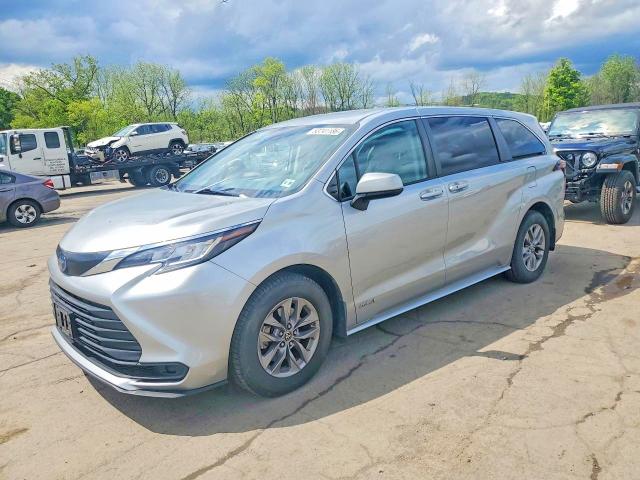 Продажа на аукционе авто 2021 Toyota Sienna, vin: 5TDKRKEC4MS040923, номер лота: 53521246