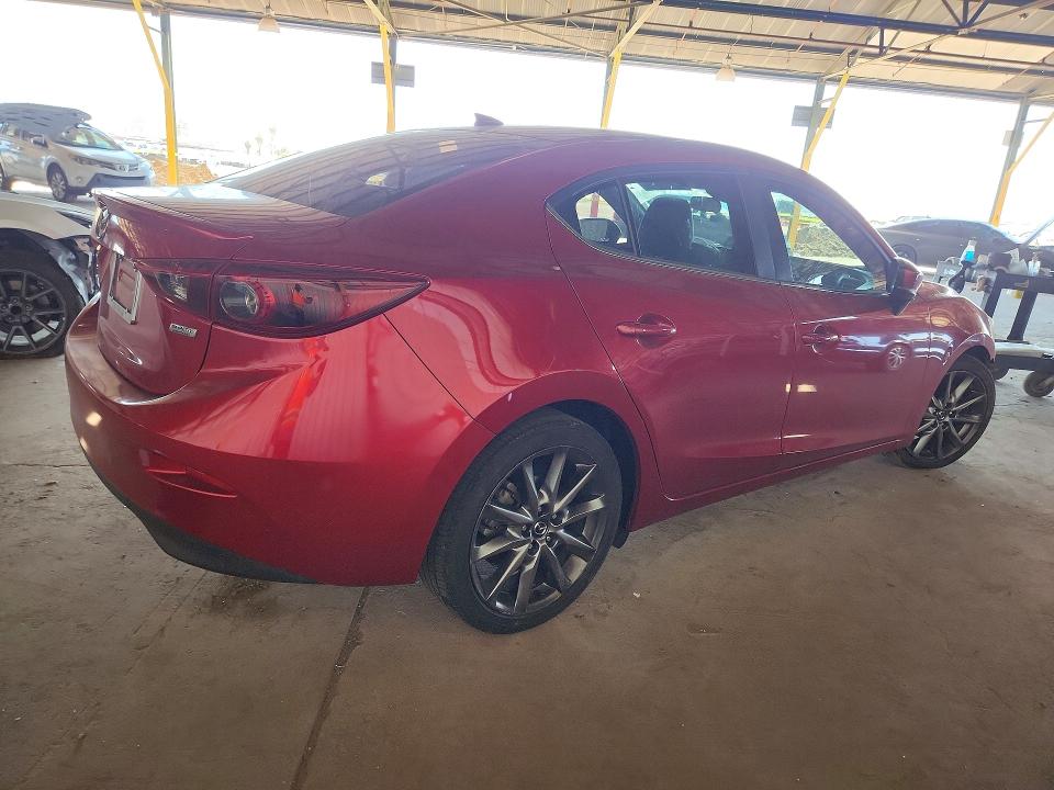 52733616 :رقم المزاد ، 3MZBN1W33JM187117 vin ، 2018 Mazda 3 مزاد بيع