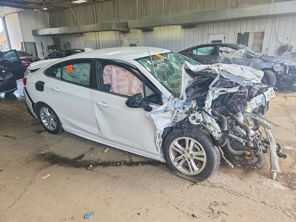 54851666 :رقم المزاد ، 1G1BE5SM0H7260868 vin ، 2017 Chevrolet Cruze مزاد بيع