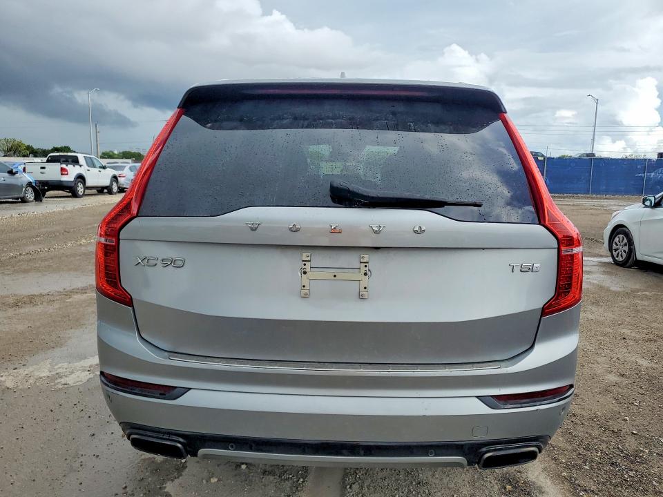 54240126 :رقم المزاد ، YV4102KM7J1199640 vin ، 2018 Volvo Xc90 مزاد بيع