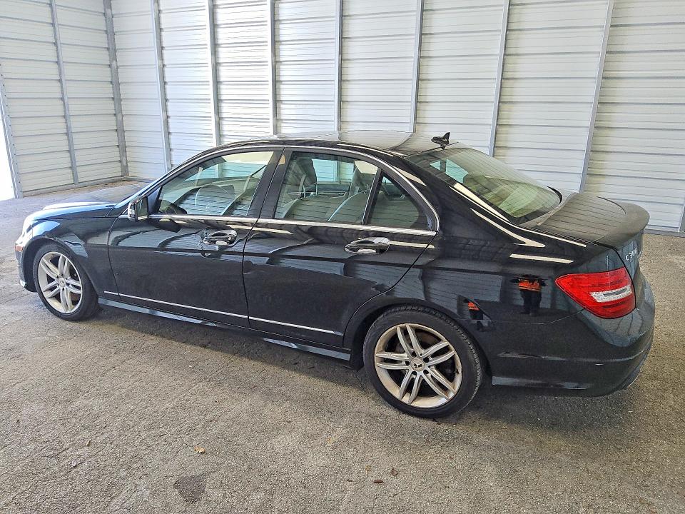52029336 :رقم المزاد ، WDDGF8AB7ER308920 vin ، 2014 Mercedes-benz C مزاد بيع