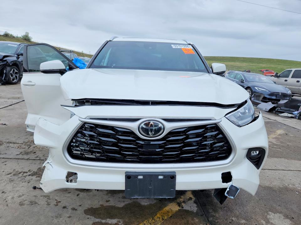 55151266 :رقم المزاد ، 5TDHZRBH7LS518236 vin ، 2020 Toyota Highlander مزاد بيع