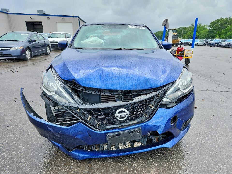 54273796 :رقم المزاد ، 3N1AB7AP1JY272621 vin ، 2018 Nissan Sentra مزاد بيع