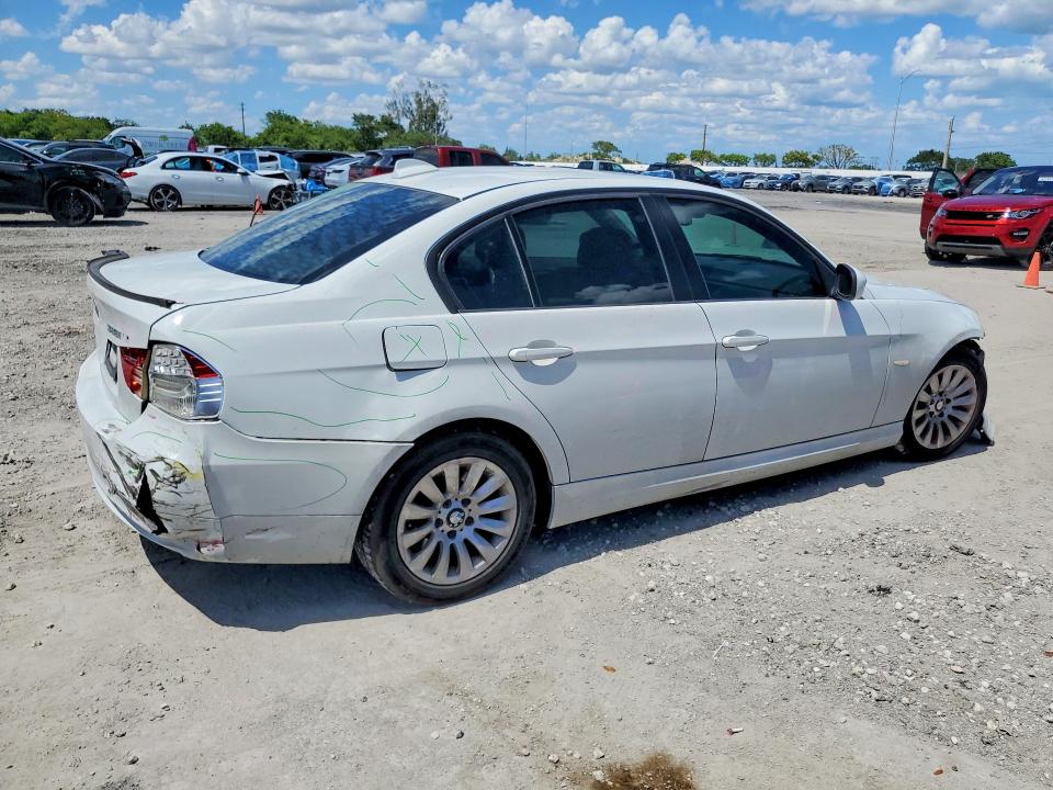 2011 Bmw 328 მანქანა იყიდება აუქციონზე, vin: WBAPH7G54BNM58144, აუქციონის ნომერი: 53404186