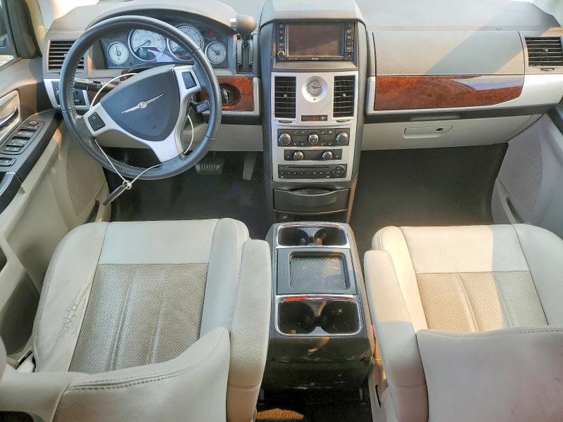 2010 Chrysler Town & Country მანქანა იყიდება აუქციონზე, vin: 2A4RR8DX1AR334171, აუქციონის ნომერი: 52305686