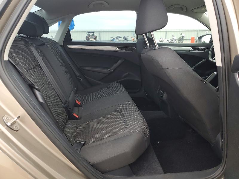 53971406 :رقم المزاد ، 1VWAT7A30GC022731 vin ، 2016 Volkswagen Passat مزاد بيع