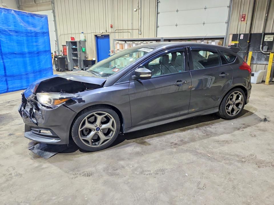 53993986 :رقم المزاد ، 1FADP3L92FL353104 vin ، 2015 Ford Focus مزاد بيع
