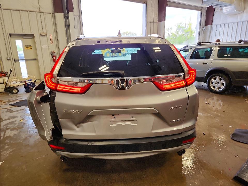 53521836 :رقم المزاد ، 7FARW2H90JE005887 vin ، 2018 Honda Cr-v مزاد بيع