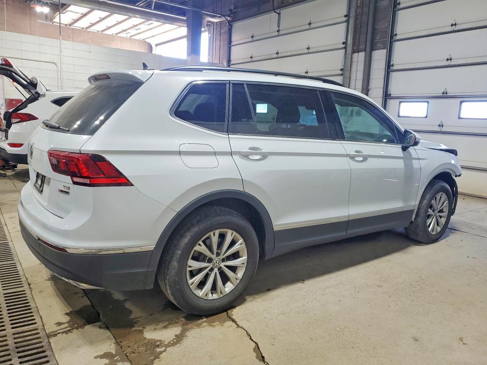 Продажа на аукционе авто 2018 Volkswagen Tiguan, vin: 3VV2B7AX6JM100224, номер лота: 53264536