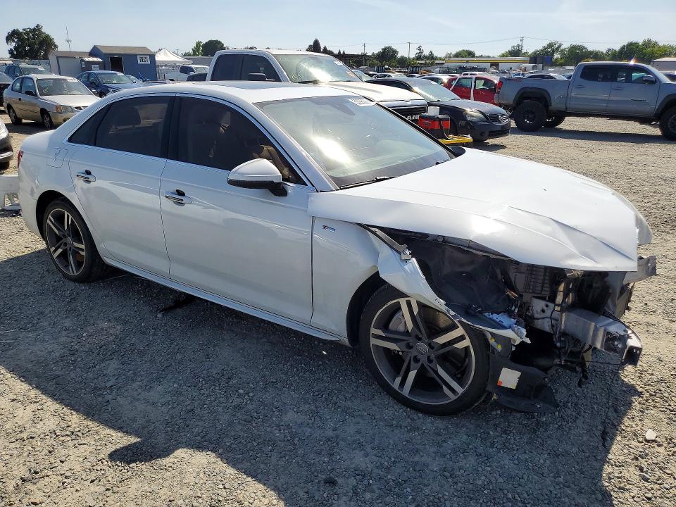 Продажа на аукционе авто 2018 Audi A4, vin: WAUENAF42JA044100, номер лота: 53296586