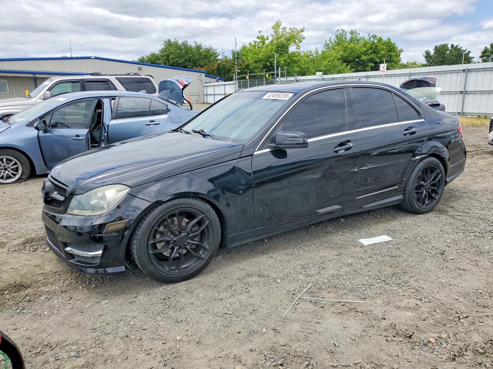 Продаж на аукціоні авто 2012 Mercedes-benz C, vin: WDDGF8BB4CR231550, номер лоту: 52499226