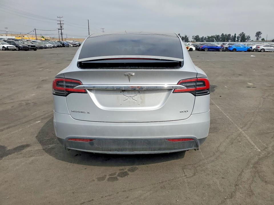 53606546 :رقم المزاد ، 5YJXCBE2XGF001518 vin ، 2016 Tesla Model X مزاد بيع