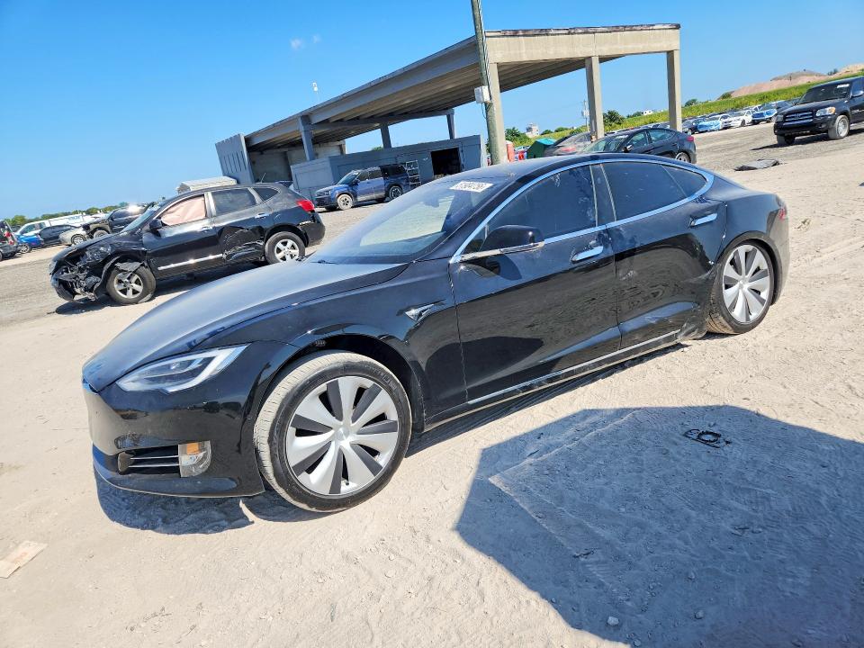 51984756 :رقم المزاد ، 5YJSA1E29MF425715 vin ، 2021 Tesla Model S مزاد بيع
