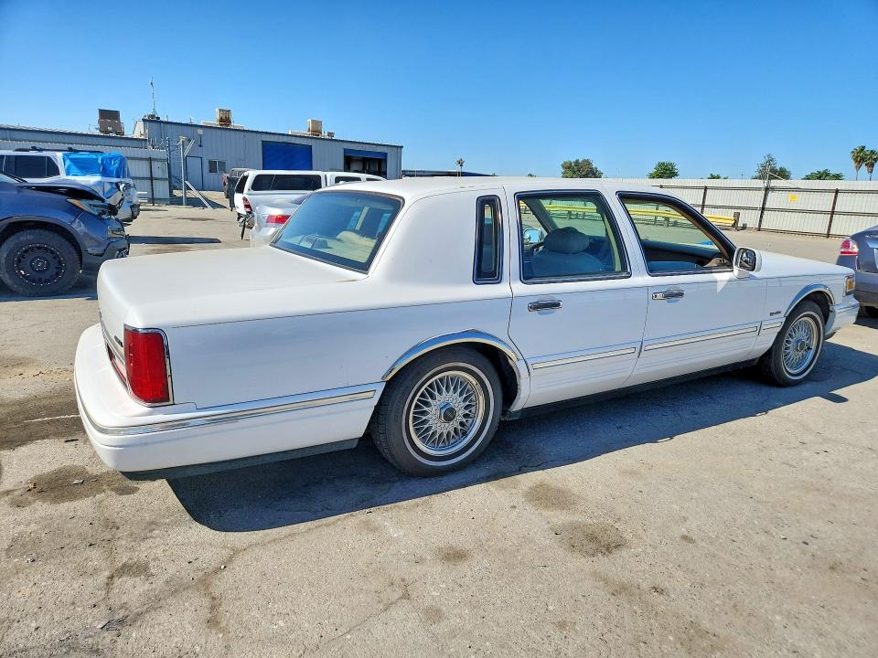 Продажа на аукционе авто 1997 Lincoln Town Car, vin: 1LNLM82W4VY675596, номер лота: 53641046