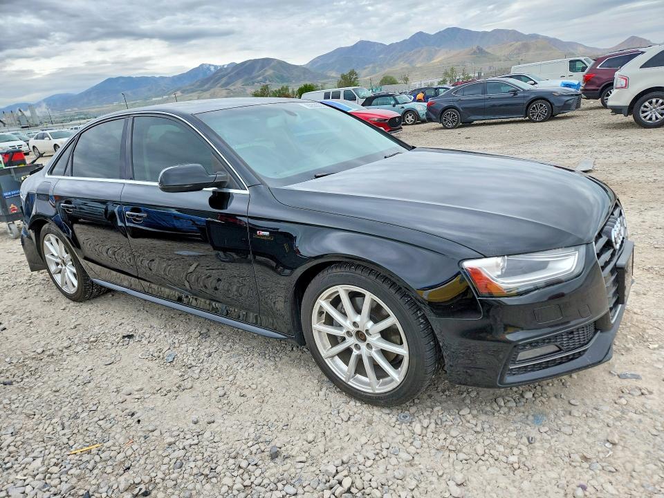 52555716 :رقم المزاد ، WAUFFAFL7FN012915 vin ، 2015 Audi A4 مزاد بيع