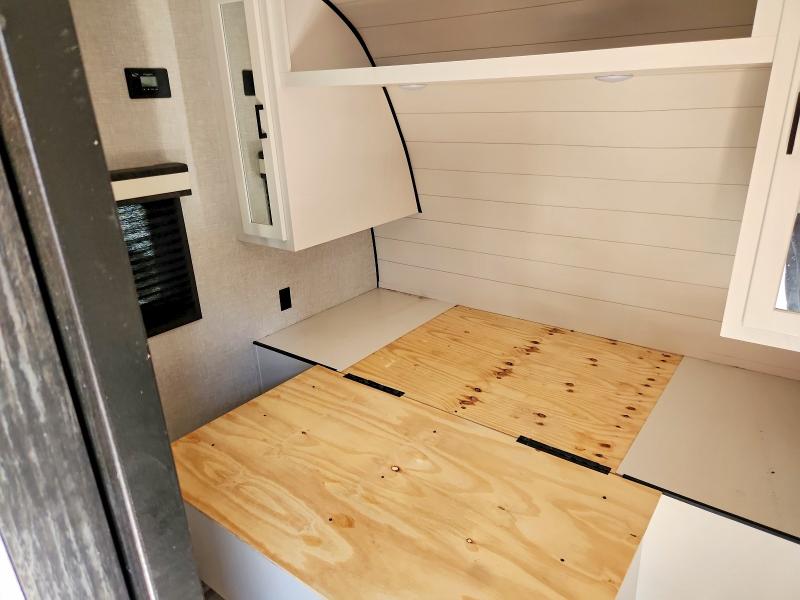 55280236 :رقم المزاد ، 1UJBC0BT2R17T0409 vin ، 2024 Jayflight Recreational Vehicle (rv) مزاد بيع