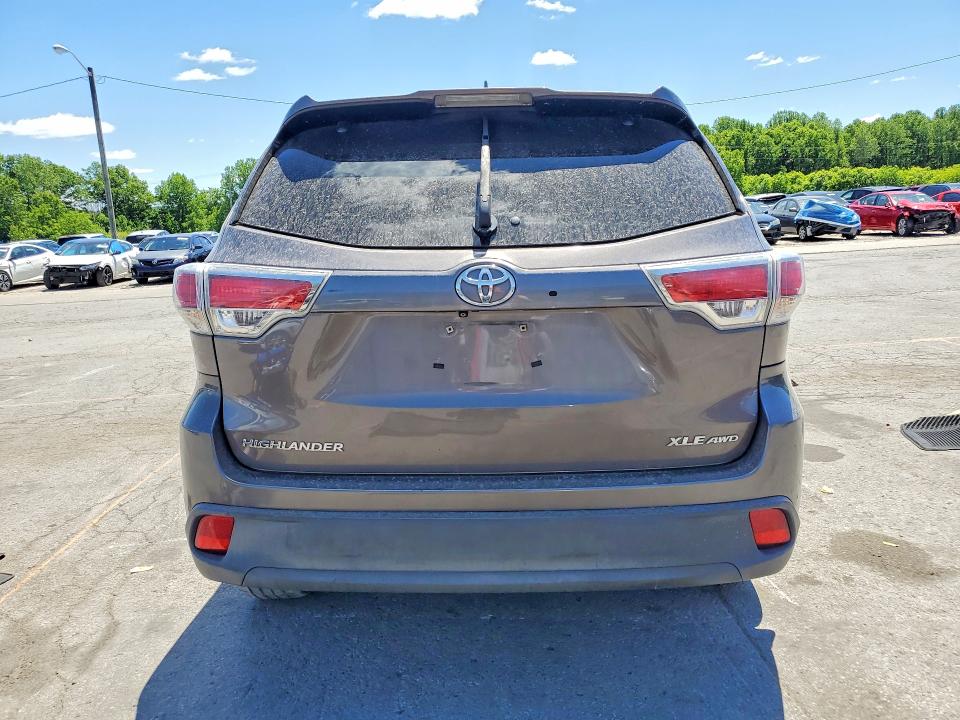 53757736 :رقم المزاد ، 5TDJKRFH6FS104904 vin ، 2015 Toyota Highlander مزاد بيع