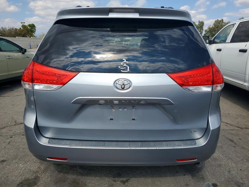 2014 Toyota Sienna მანქანა იყიდება აუქციონზე, vin: 5TDKK3DC8ES483525, აუქციონის ნომერი: 55419156