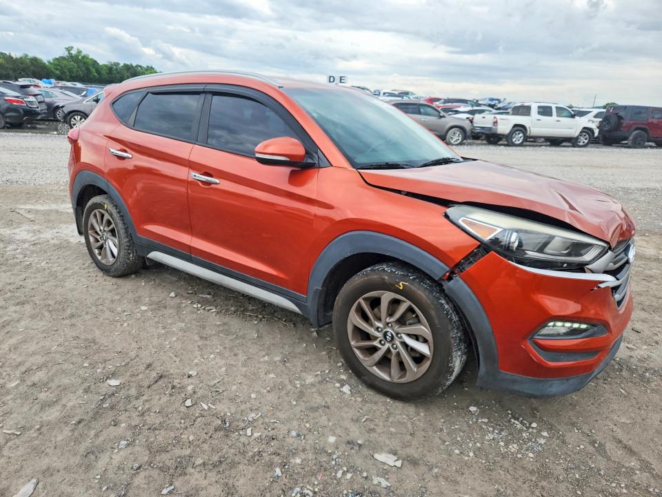 54701106 :رقم المزاد ، KM8J33A42HU514138 vin ، 2017 Hyundai Tucson مزاد بيع