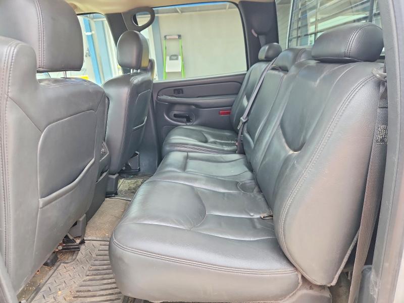 52735826 :رقم المزاد ، 1GTGK23U54F233572 vin ، 2004 Gmc Sierra مزاد بيع