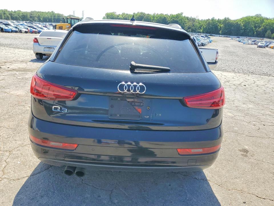 53721696 :رقم المزاد ، WA1BCCFS5JR011996 vin ، 2018 Audi Q3 مزاد بيع